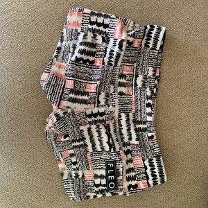 FLEO shorts, size small